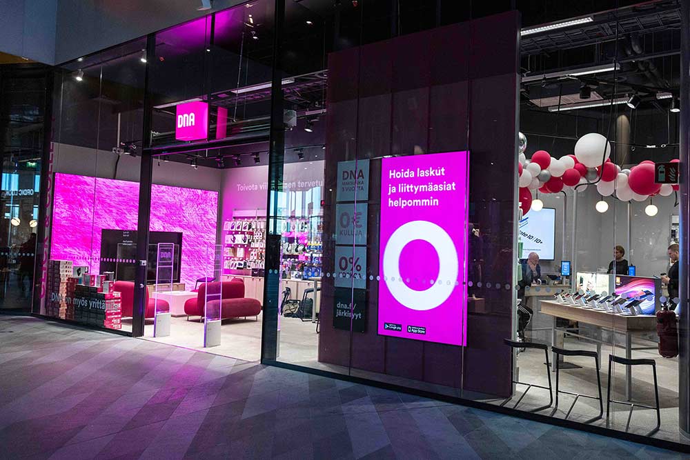 MagicINFO tekee DNA Kaupan lähes 600 DS-näytön hallinnasta helppoa ja nopeaa.