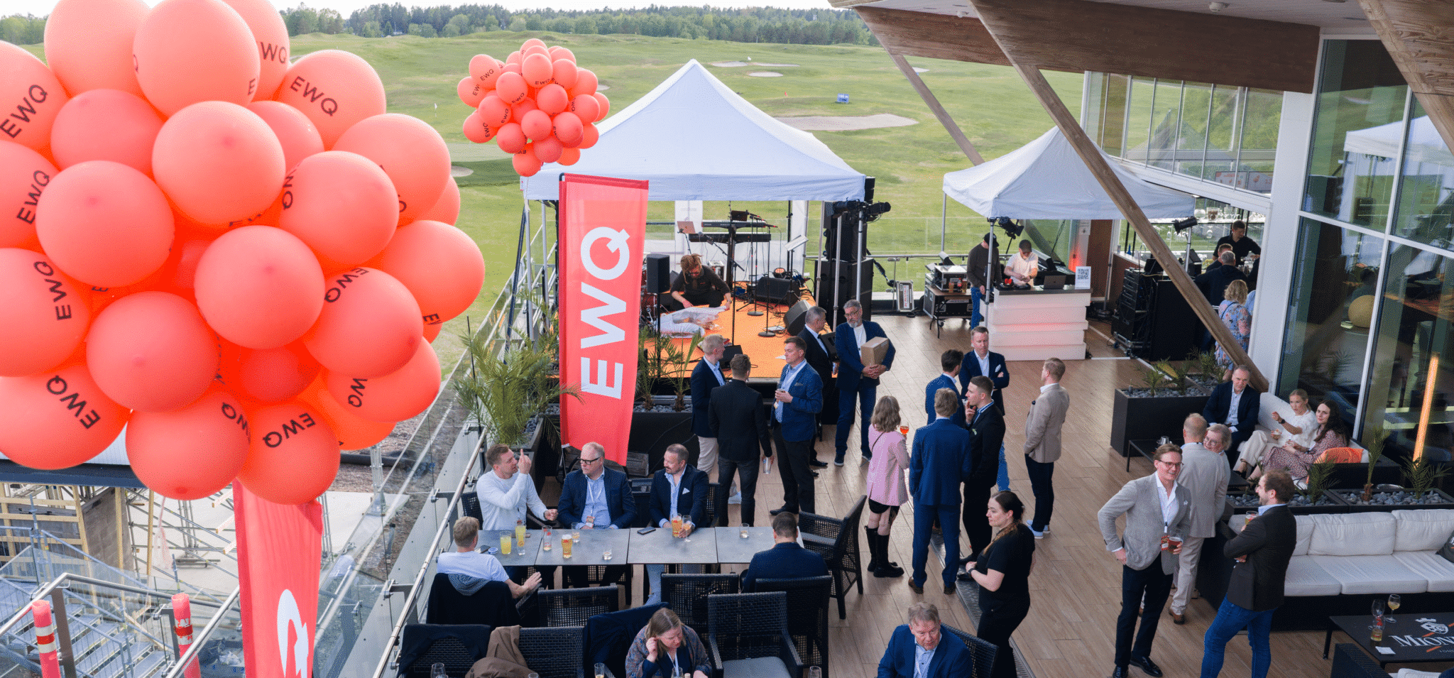 Guests attending EWQ's 30th Anniversary Celebration at Tapiola Golf